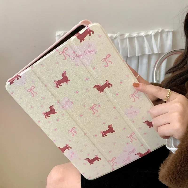 Tri-fold Mirror with Pencil Holder Sweet Dog Pink Bow Tablet Case for iPad Air6/7/8 11in A16 A19 Pro 11in M4 M5 Shockproof Cover