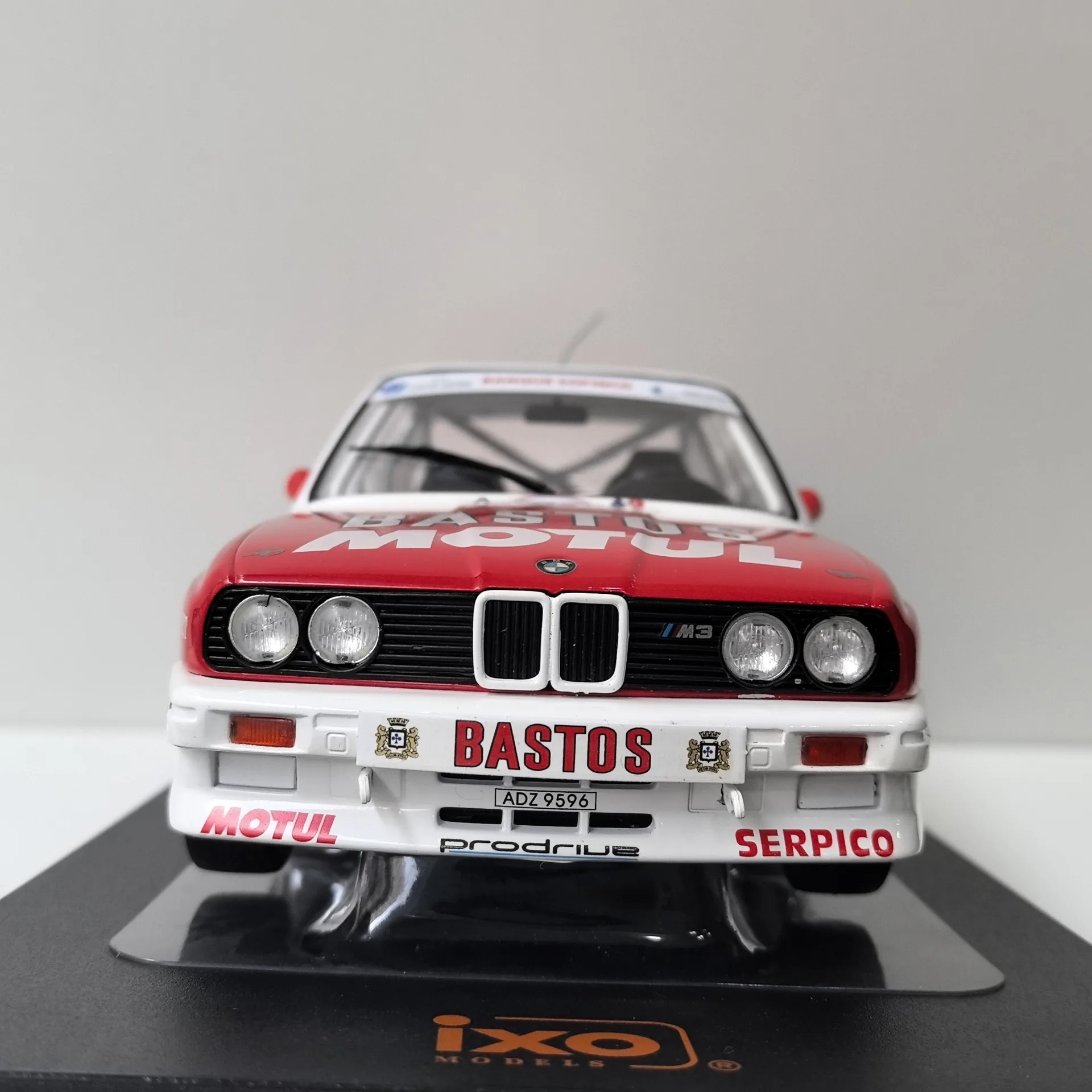 다이캐스트 IXO 1/18 스케일 BMW E30 M3 1988 # 1 24H 합금 자동차 모델 수집품 장난감 선물 기념품 디스플레이 장식품