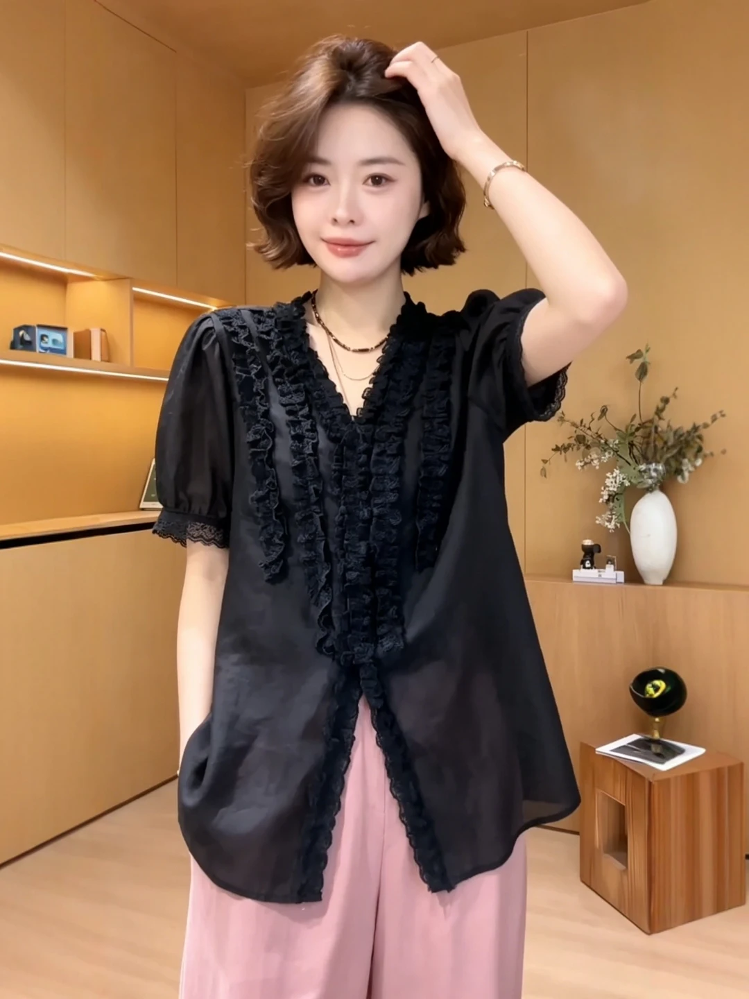 

Loose Lace Trim Short Sleeve Black Shirt for plus Size Women Summer Fashionable Casual Style French Style V Neck Button Closure