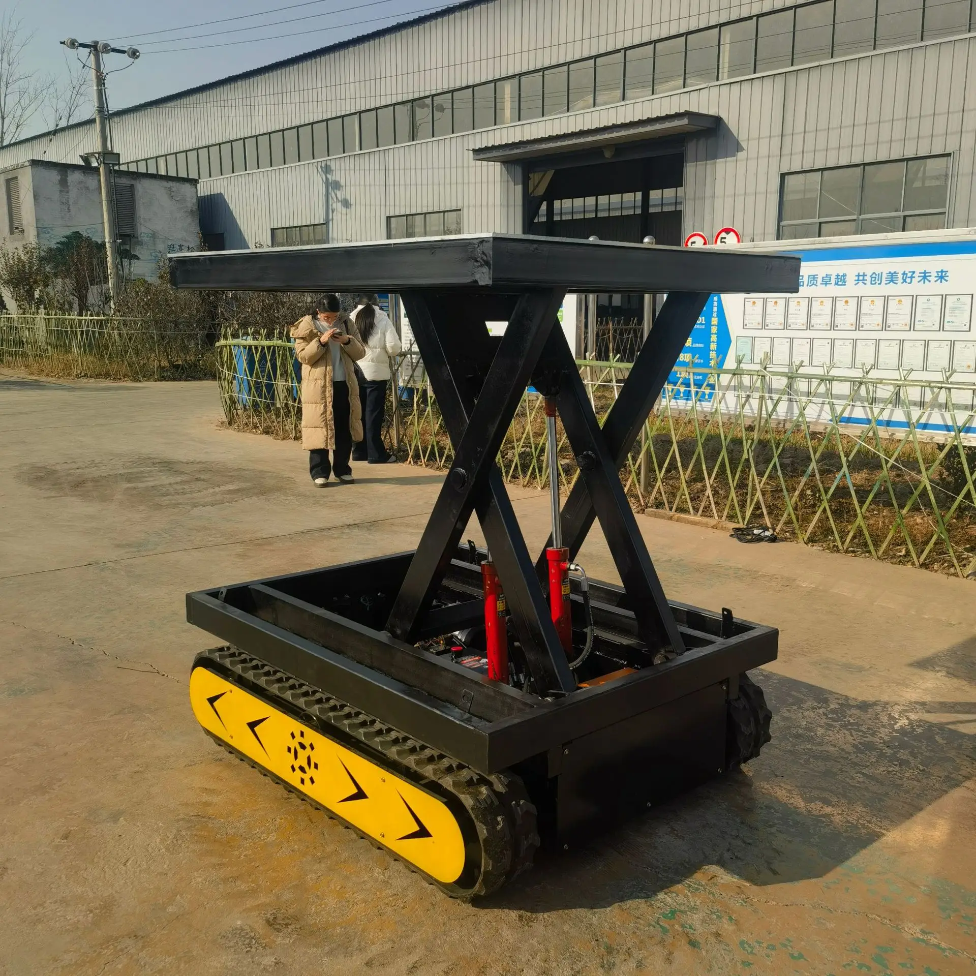 Electric crawler chassis manufacturer, crawler lift platform walking assembly 1.5 meters crawler lift car