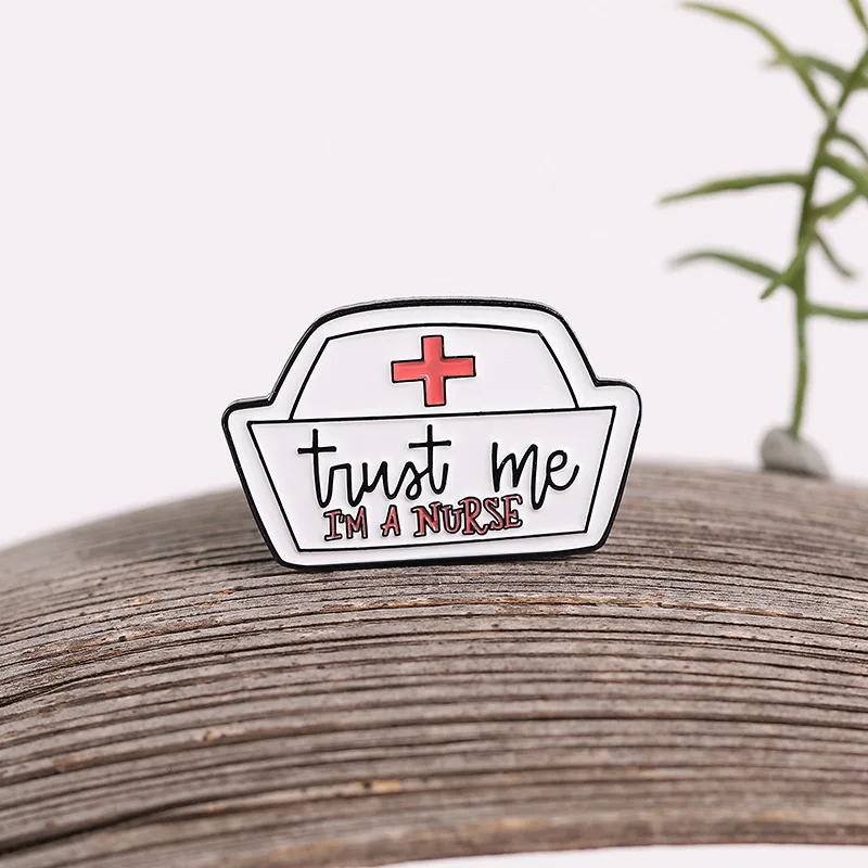 بروش ممرضة الطبيب، رسوم متحركة إبداعية، شارة معدنية طبية رائعة "أنا طبيب/ممرضة"، إكسسوارات حقيبة ظهر للملابس