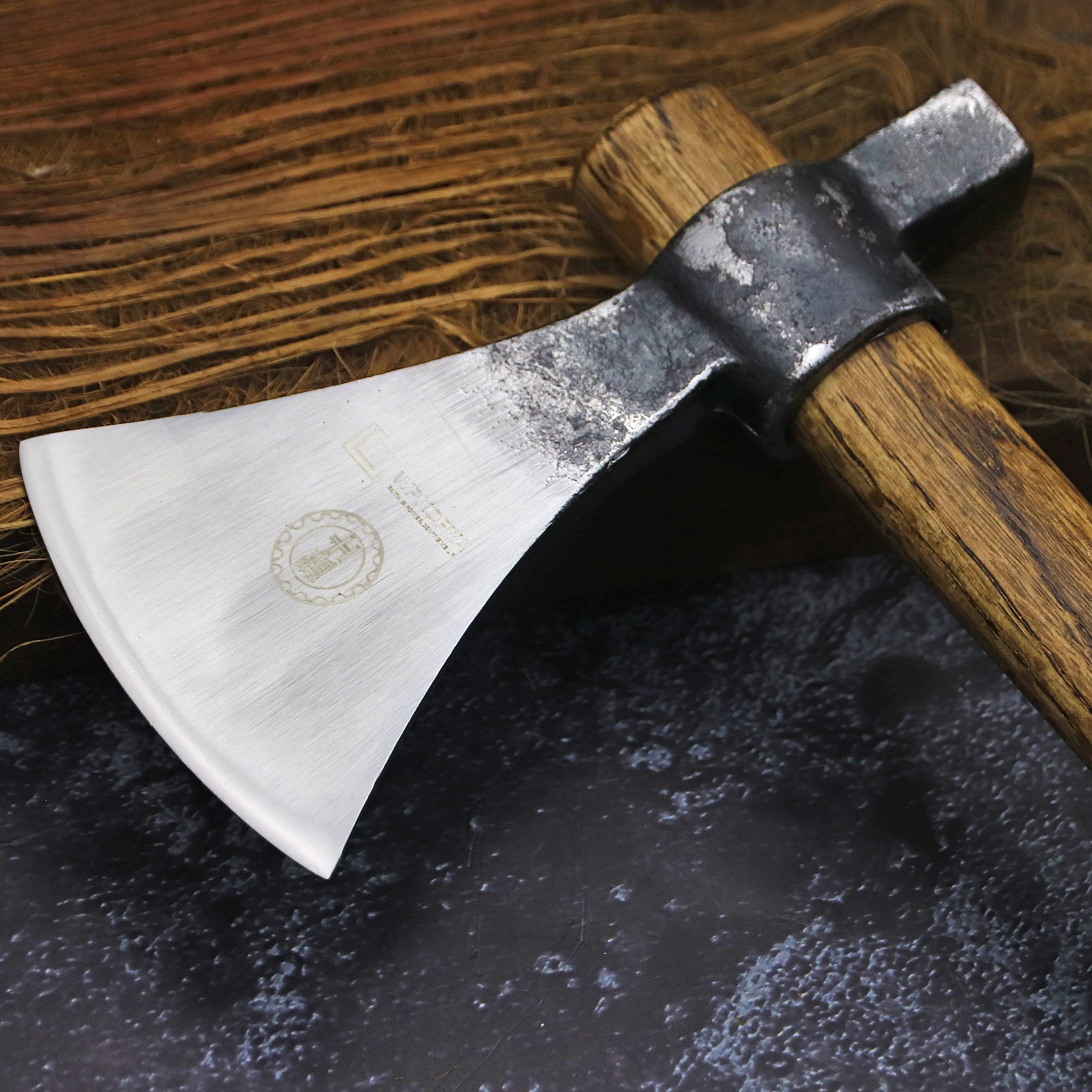 BA-KOR&WPKOPYA manufactures multi-purpose outdoor jungle survival axes, removable high-carbon steel logging axes