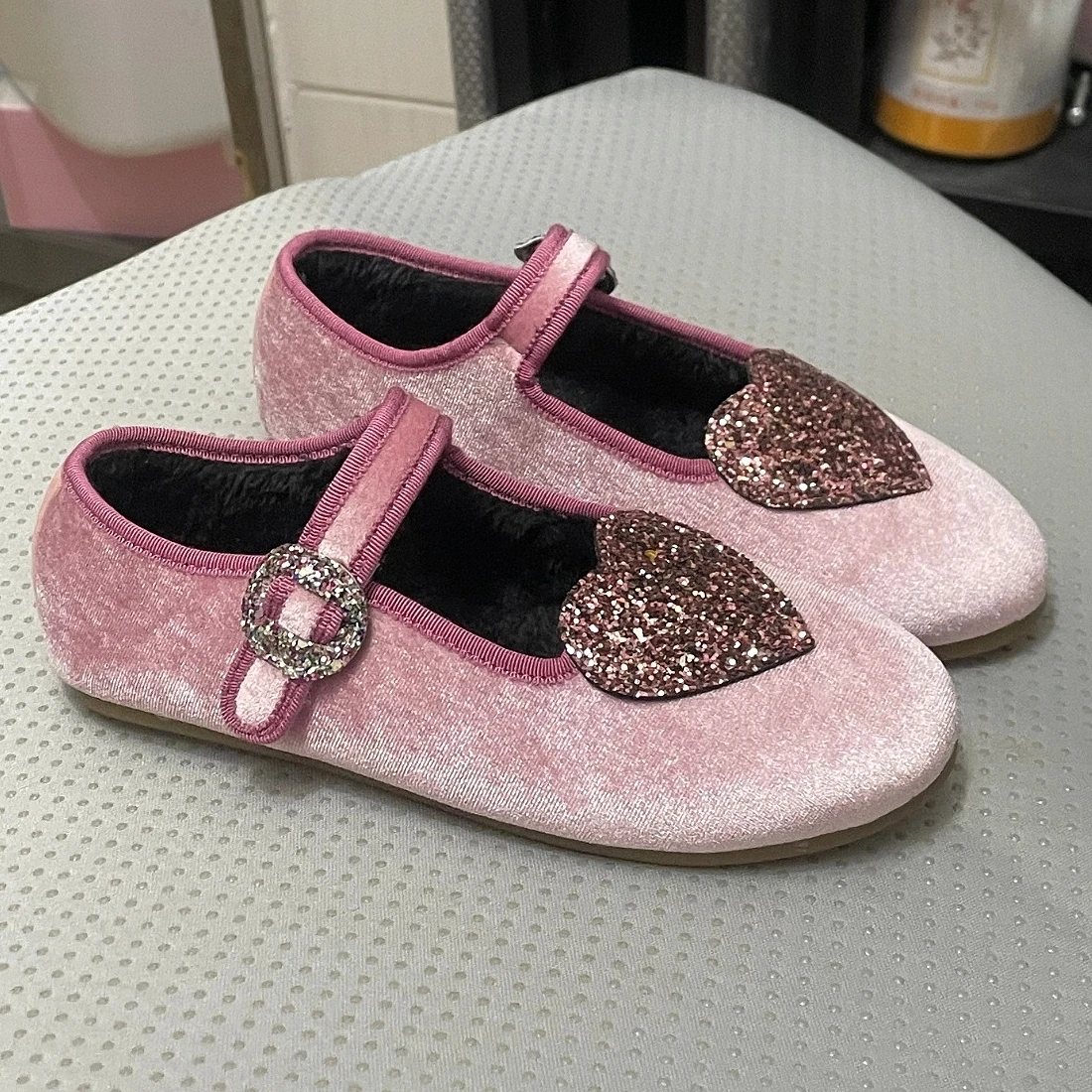 Xingliupi Pink Shoes Children's Princess Shoes Outdoor Dancing Performance Shoes Women's Shoes Velvet Plush Heart Accessories