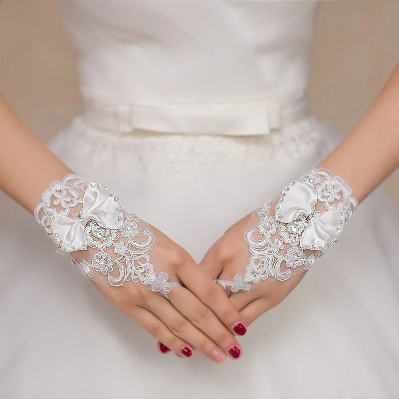 White Short Wedding Gloves Women Bride Flower Lace Fingerless Bridal Gloves Wedding Party Decoration Clothing Accessories