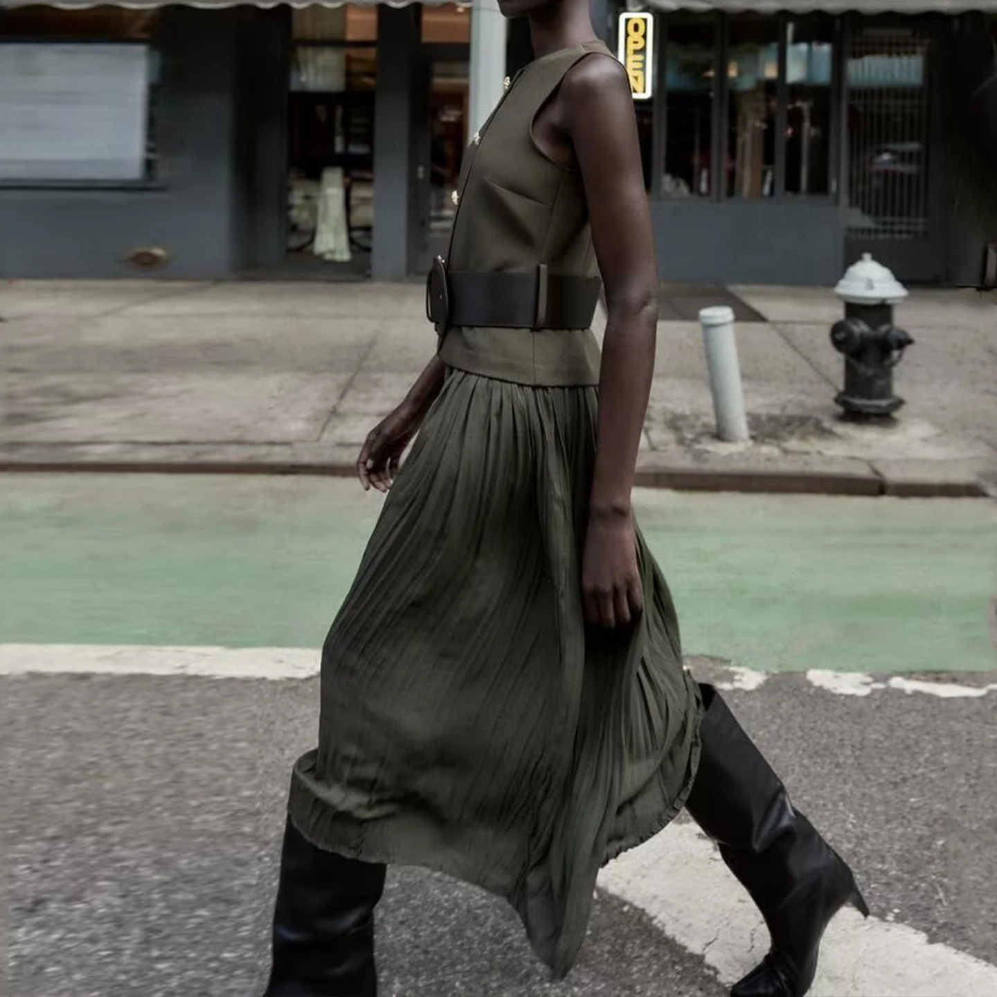 Faionable Midi Dr Z… - image