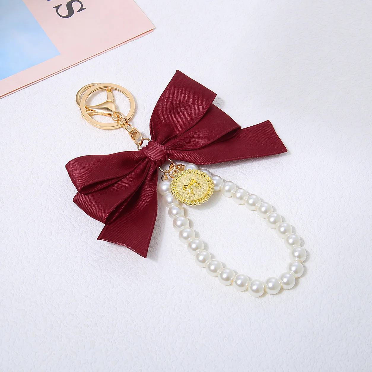 Fabric Bow Keychain Soft Faux Pearl Keychain Charm Large Bow Keychain Modern For Crossbody Bag Daily Outings Water Bottle