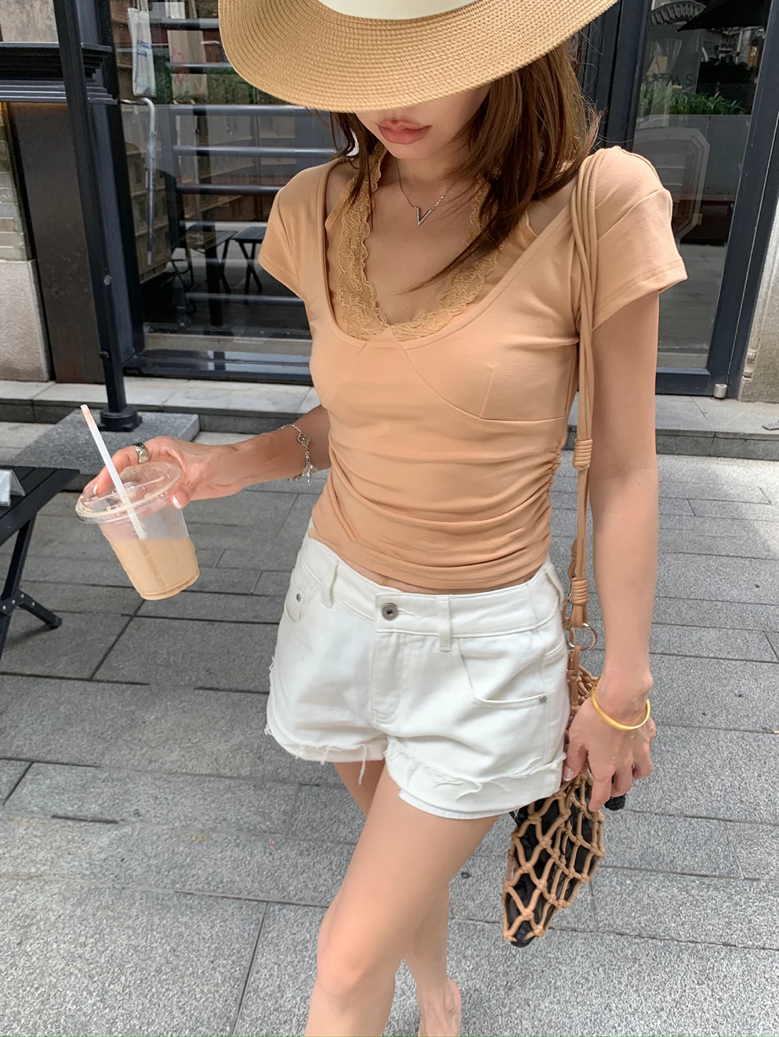 

Летняя женская футболка Slim Fit с коротким рукавом, однотонная, с кружевными вставками, V-образным вырезом и кружевной отделкой, укороченный топ