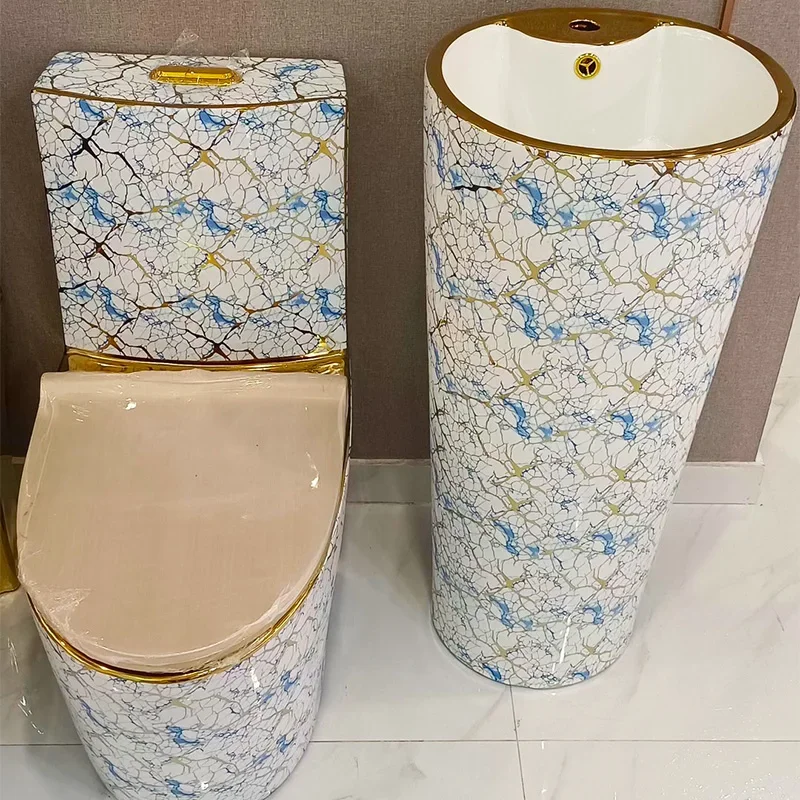 Toilette europea in oro di lusso leggero, toilette in oro tiranno locale, toilette elettrolitica, lavabo a colonna per il lavaggio delle mani