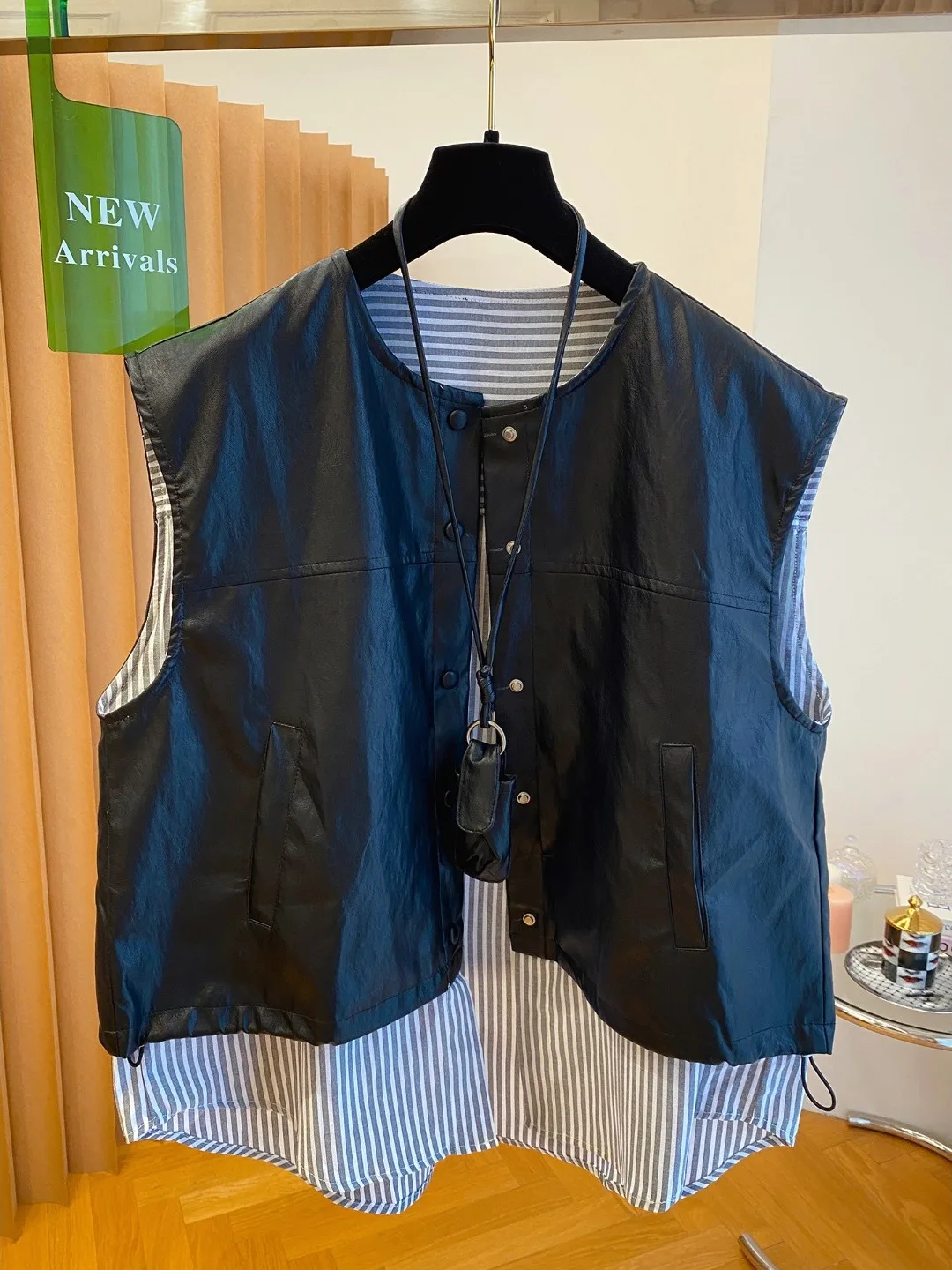 

Unique Leather Vest Women's Loose Splice Svel Jaet Outerwear Top Autumn New Sle Commute Sle round Ne Single Button
