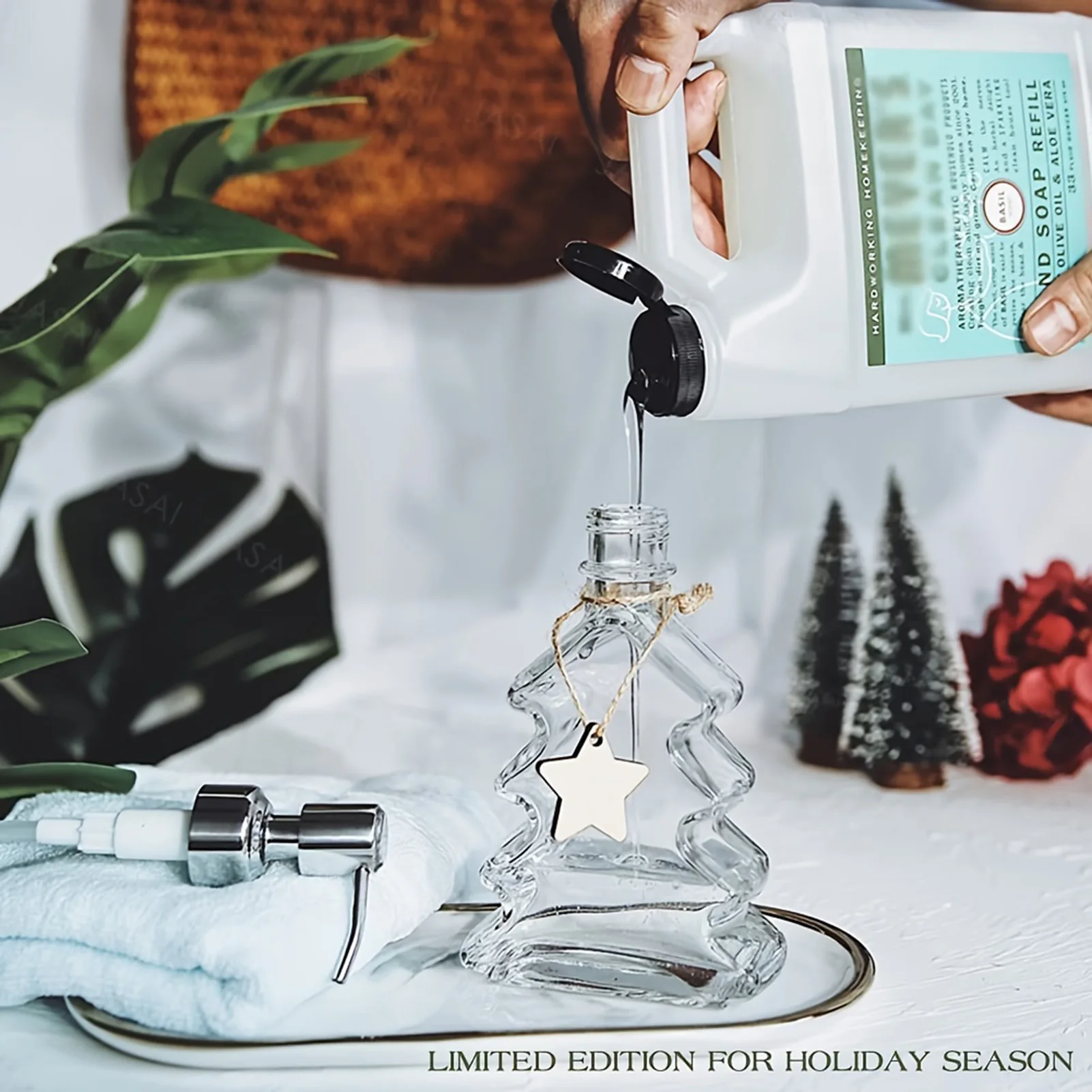 Christmas Holiday Soap Dispenser Refillable Glass Bottle Creative Tree Shape Liquid Pump for Bathroom Home Decor Gift Set
