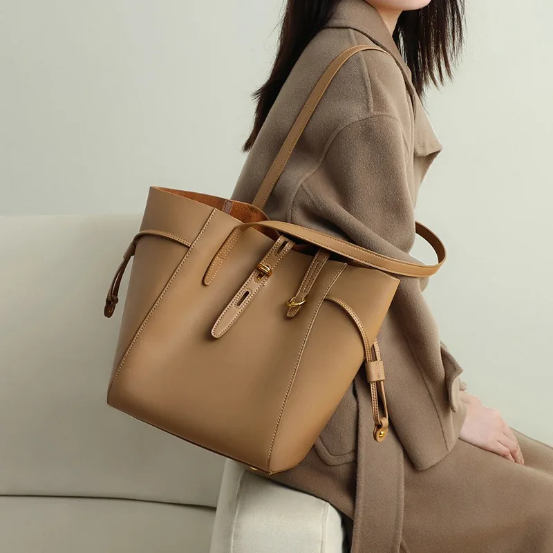 

New Women's Large Capacity Cowhide Tote Bag Versatile Fashion Shoulder Bag for Commuting Work Female Trendy Bucket Handbag