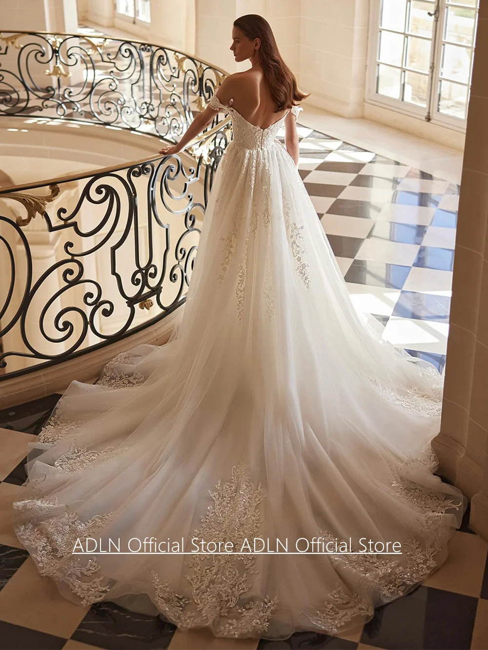 Woman Bride Wedding Dress Customized Off The Shoulder V Neck Beading Applique Glitter Tulle Court Train Bridal Gowns