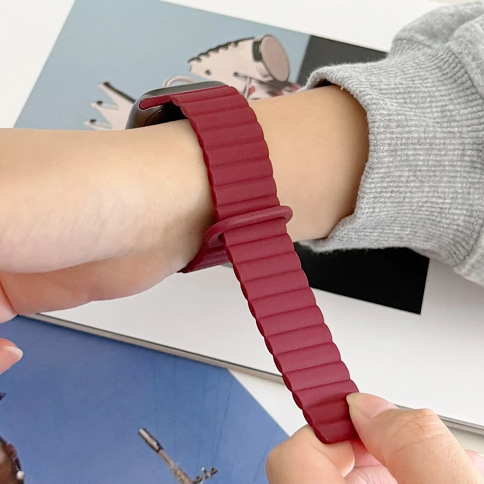 Luxury Wine Red Nylon Magnetic Silicon Strap For Apple Watch Band S10 9 8 7 6 SE 38/40/41/42/44/45/46/49mm IWatch Ultra Bracelet