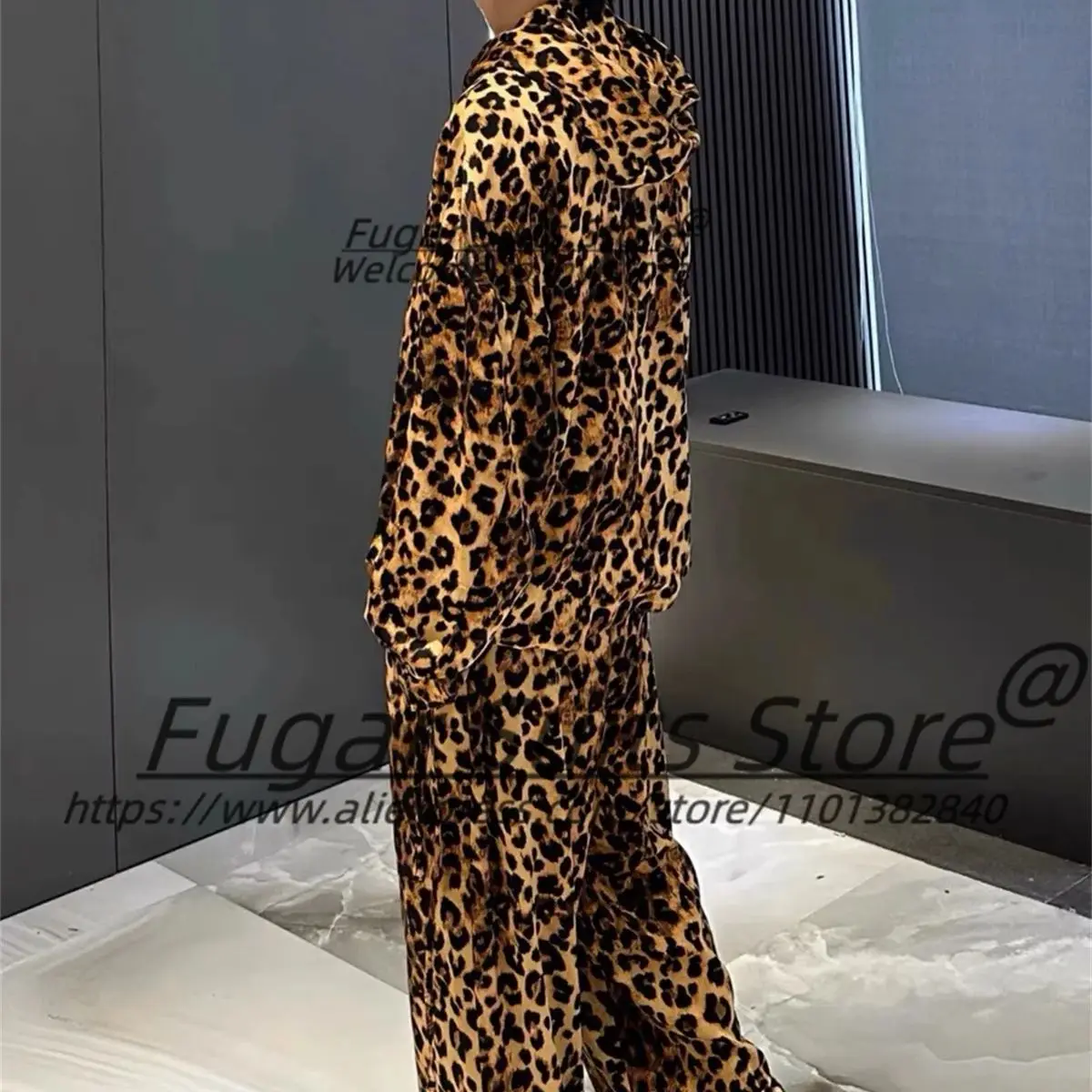 Guapo estampado de leopardo Casual fiesta graduación 2 piezas conjuntos hecho a medida cremallera alta Qublity ropa tela traje de hombre elegante