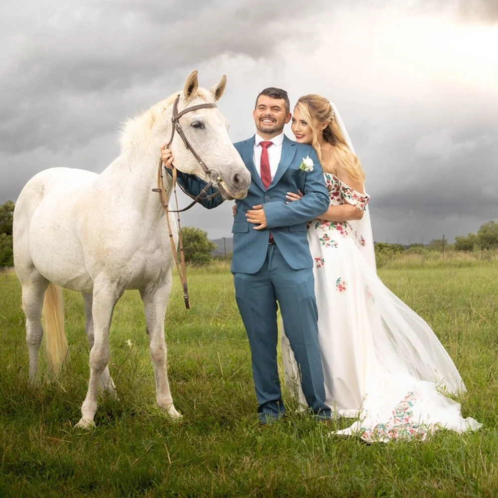 قبالة الكتف الحبيب المطرزة الدانتيل فساتين الزفاف خط ملون ريفي زيبر فساتين حفلات الزفاف تخصيص حجم كبير