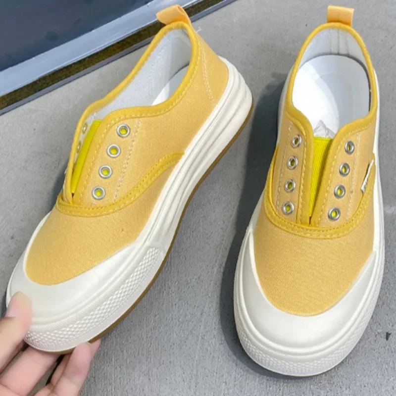 Women Canvas Flat Shoes Spring New Fashion Solid Color Breathable Women Sports Thick Soled Canvas Off White Casual Shoes