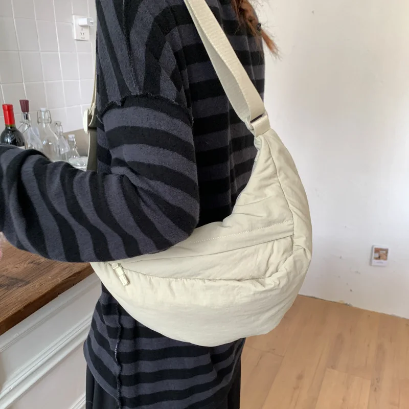 حقيبة هلال على الطراز الياباني غير رسمية من النايلون المتشرد حقيبة كتف نسائية على الطراز الكوري خفيفة الوزن ومتعددة الاستخدامات حقيبة طالب جامعية