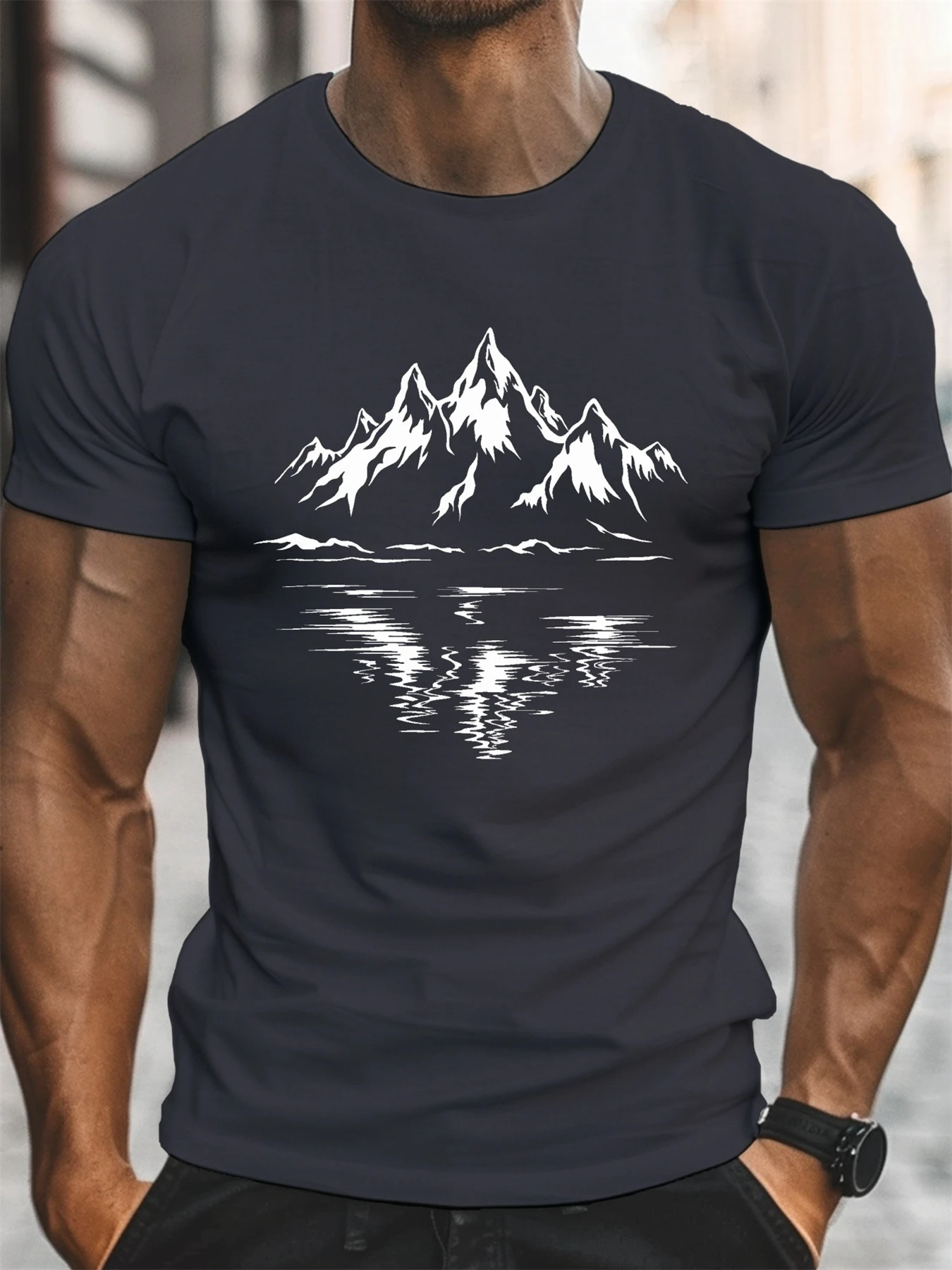 موديل جديد 2025 للرجال صيف 100 قطن عصري غير رسمي فضفاض كبير نمط جبل هندسي مطبوع رياضي رقبة مستديرة قصير