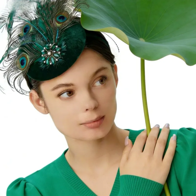 Peacock Feather Fascinator with Rhinestone Accent, 1920s Gatsby-themed Parties and Vintage Dance Events.Kentucky Derby Party