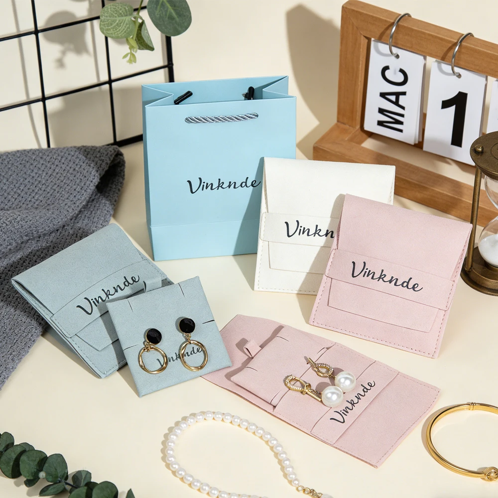 

Small Microfiber Flip Bag with Embossing Logo Jewelry Packaging Bag Earrings Necklace Ring Cosmetic Envelope Pouches Inside Case