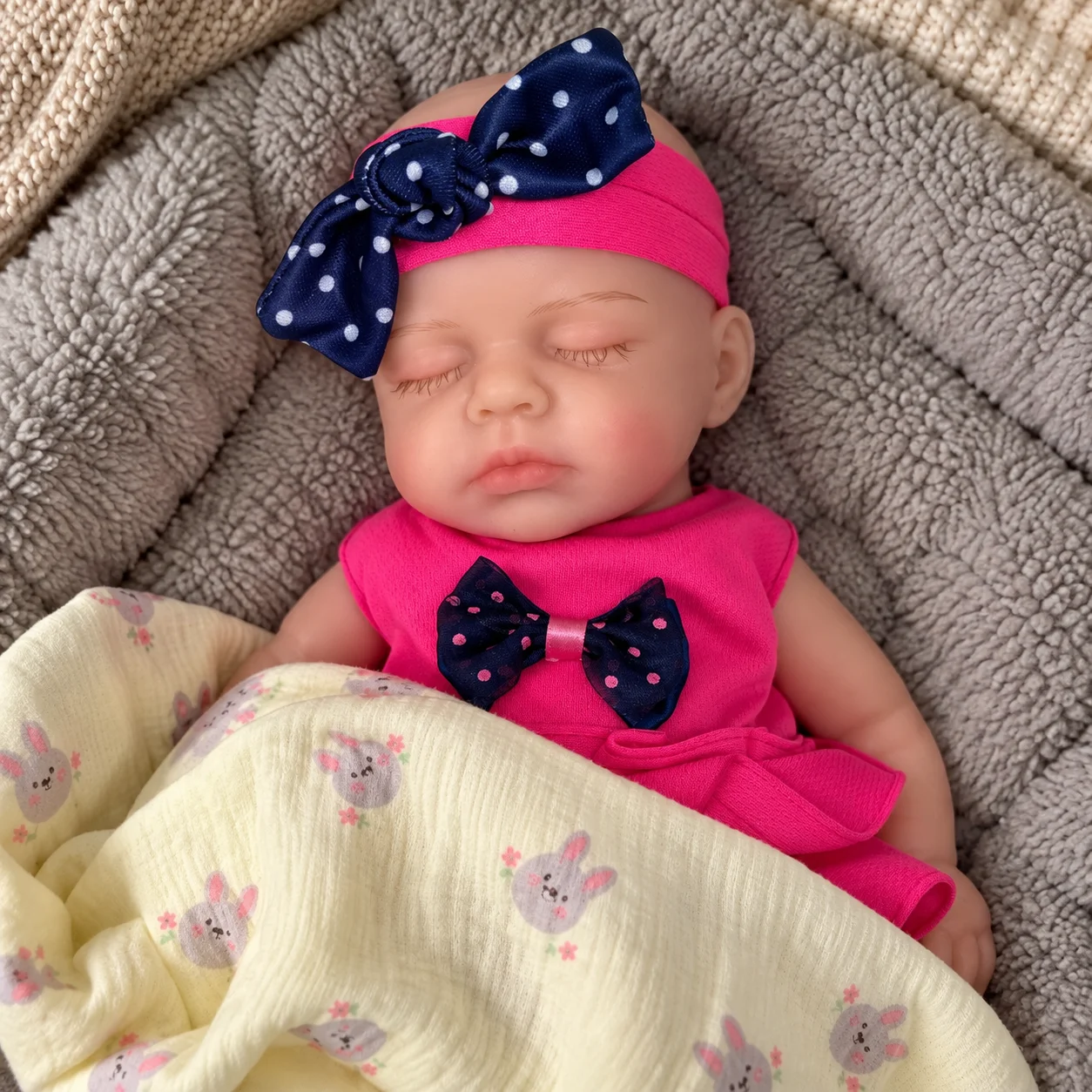 13Inch Lifelike Reborn Baby Doll Full Silicone Washable Closed‑Mouth Mini Newborn Realistic Cuddly Doll Random Clothing For Coll