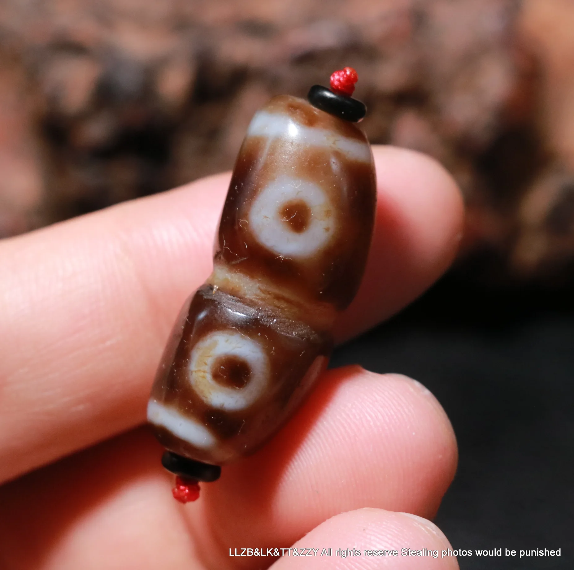 

Unique Pattern Energy Power Magic Tibetan old Agate 6 Eyed Healthy totem Root shape dZi Bead Fit For Making Bracelet WWAA