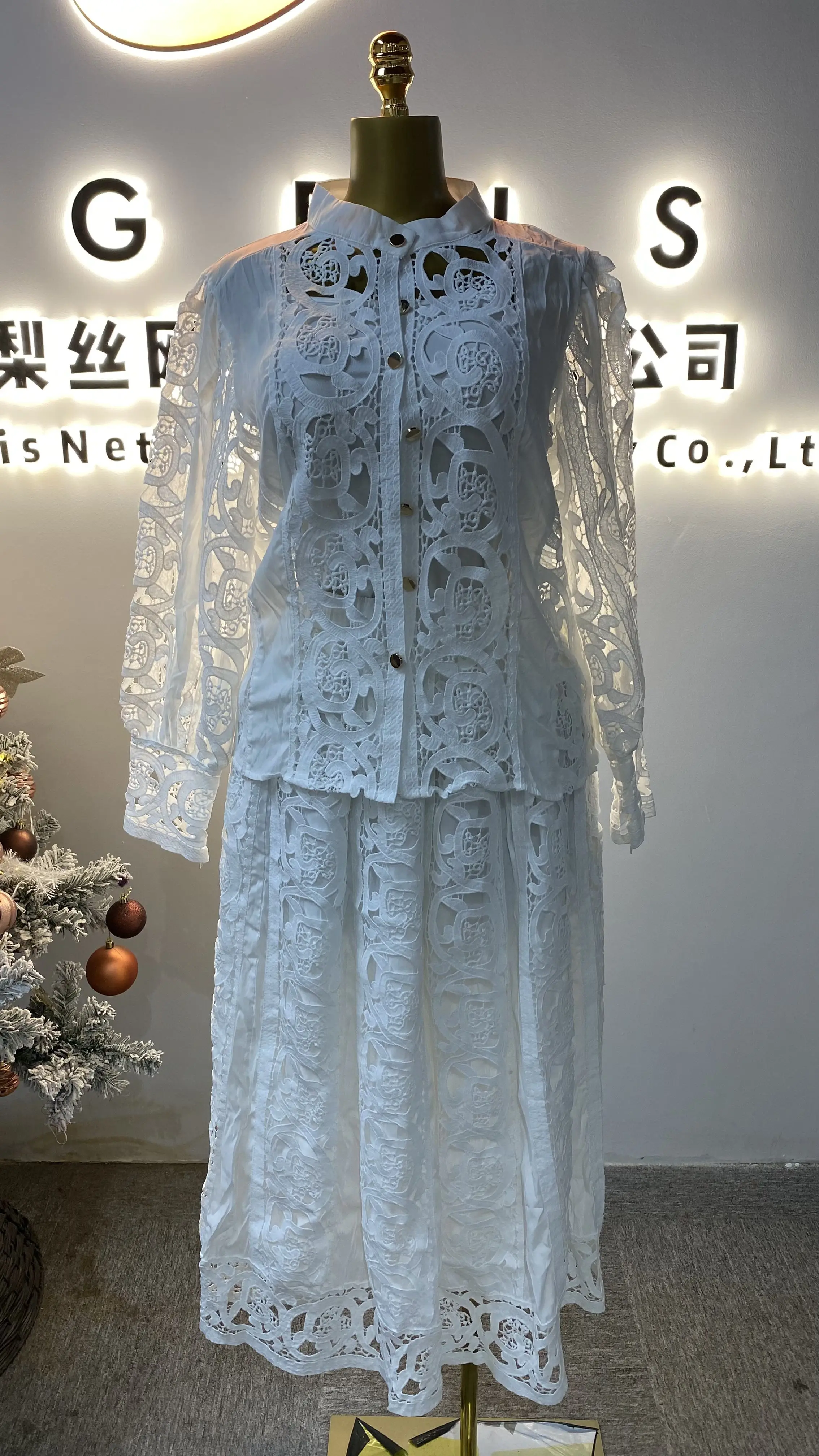 Style: Hollow-out lace-trimmed lantern sleeve shirt, folded backless vest, high-waisted skirt set-GZXX064