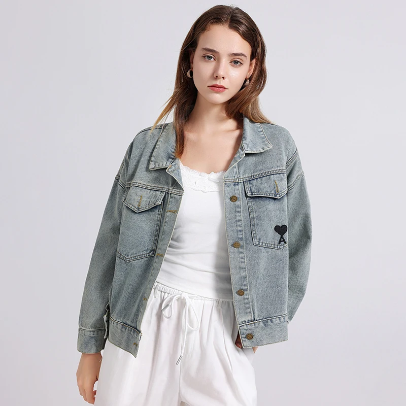 قمصان جينز للنساء لخريف 2025 وصلت حديثًا قميص دينيم نسائي مطرز بأكمام طويلة وبلوزة ملابس خارجية