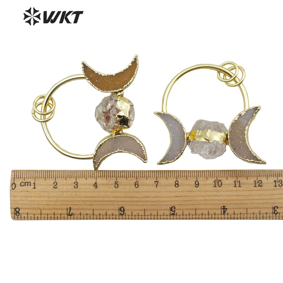 WT-P1255 WKT Wholesale Generous Natural Stone Jewelry Moon Round Shape For Women Pendant