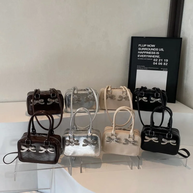 

Luxury Classic Leather Commuter Bag Large Capacity Minimalist Crossbody Handbag Women Tote Messenger Purse