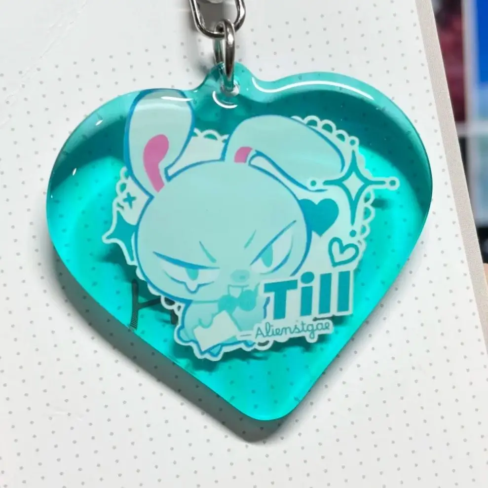 Alien Stage Heart Pendant Anime Keychain Women Ivan Till Acrylic Key Chain Man Sua Mizi Key Ring Cute Ornament Akcesoria Prezent