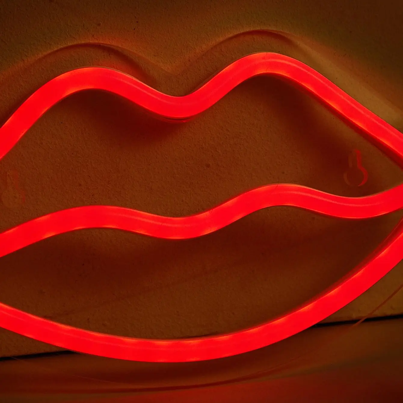 Chi-buy LED Neon red lips USB Powered Neon Signs Decor Lamp Signs Birthday Gift Wall Art For Bedroom Room Bar Shop
