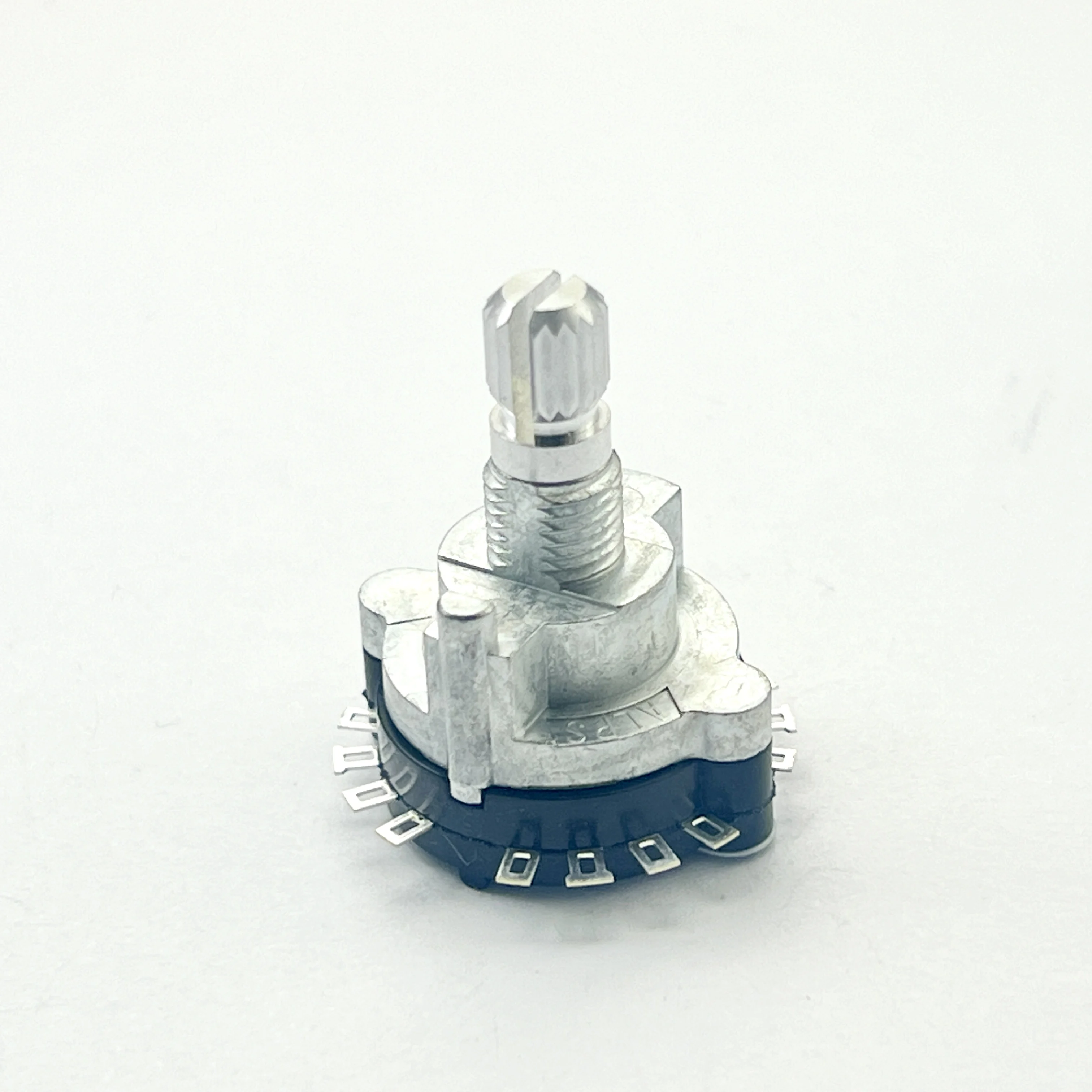1 piece of Japanese ALPS amplifier signal switching rotary band switch 4-pole 3-speed SRRN134300 15mm flower shaft