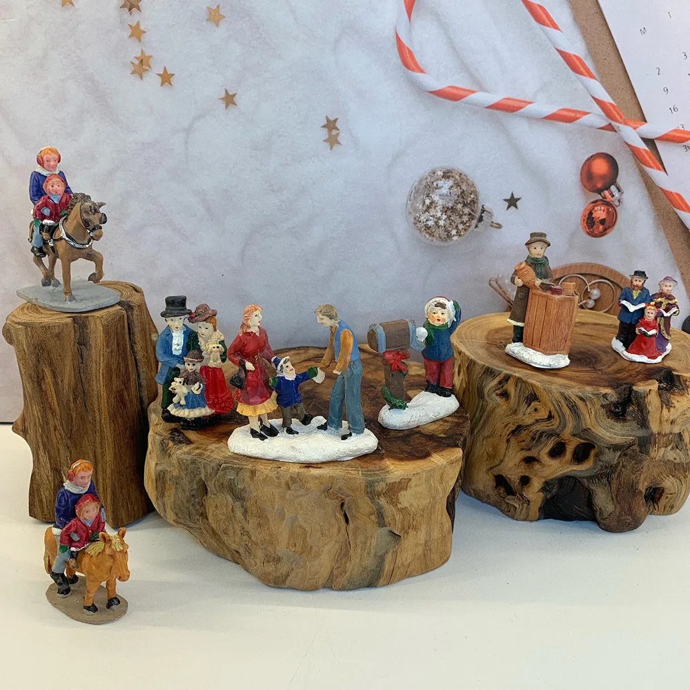 Victorian Christmas Mini Figurines, Resin Hand-Painted Winter Village Miniature, Xmas Desktop Decor Souvenir Gift