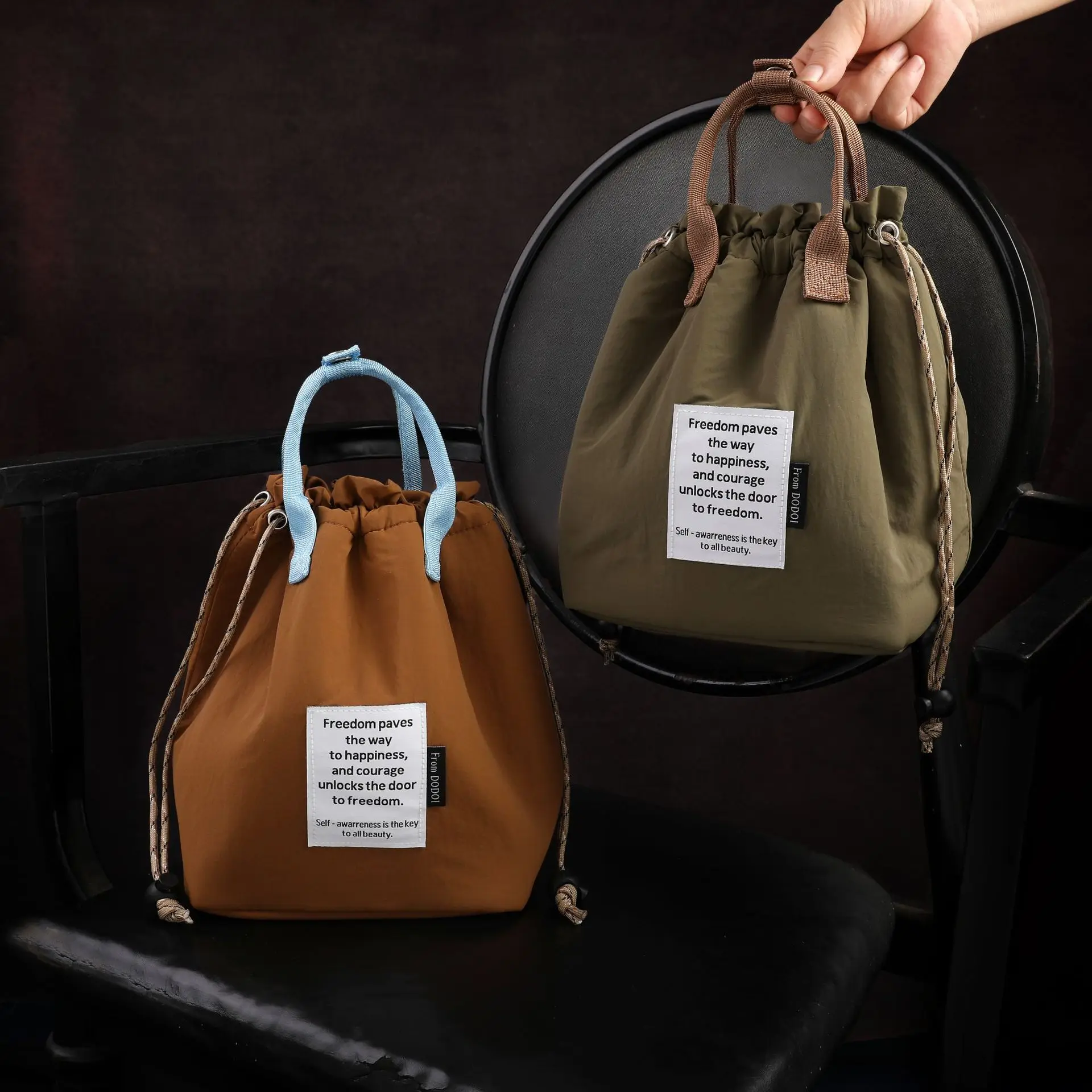 

Thick Insulation Cooler Bento Bag for Picnic Work Student Handle Bag Large Capacity Waterproof Lunch Bag with Drawstring Closure