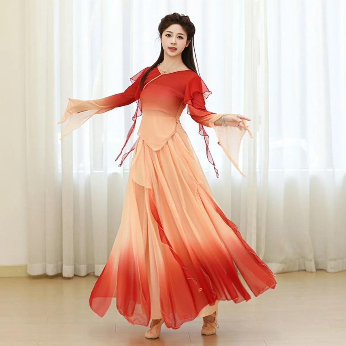 

Красное градиентное классическое танцевальное платье - струящаяся двухслойная юбка для выступлений с прозрачными рукавами, традиционный китайский танцевальный костюм