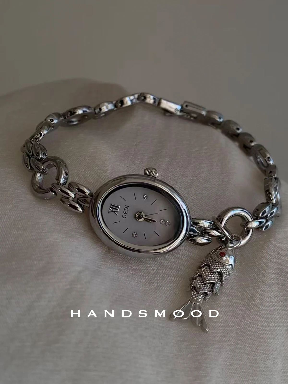 Original luxury ladies watchelegant watchsilver-gray oval small dial fashionable and high-end temperament versatile ladies watch