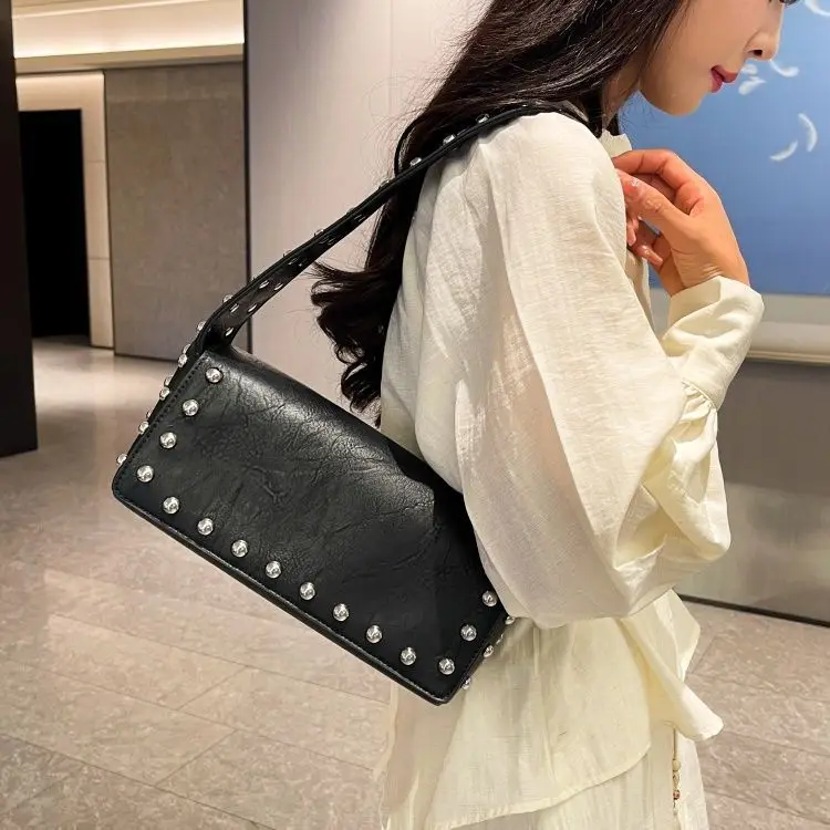 

2025 Vintage New Handbag Fashion Single Shoulder Crossbody Versatile Underarm Niche Commuting Rivet Bags for Women