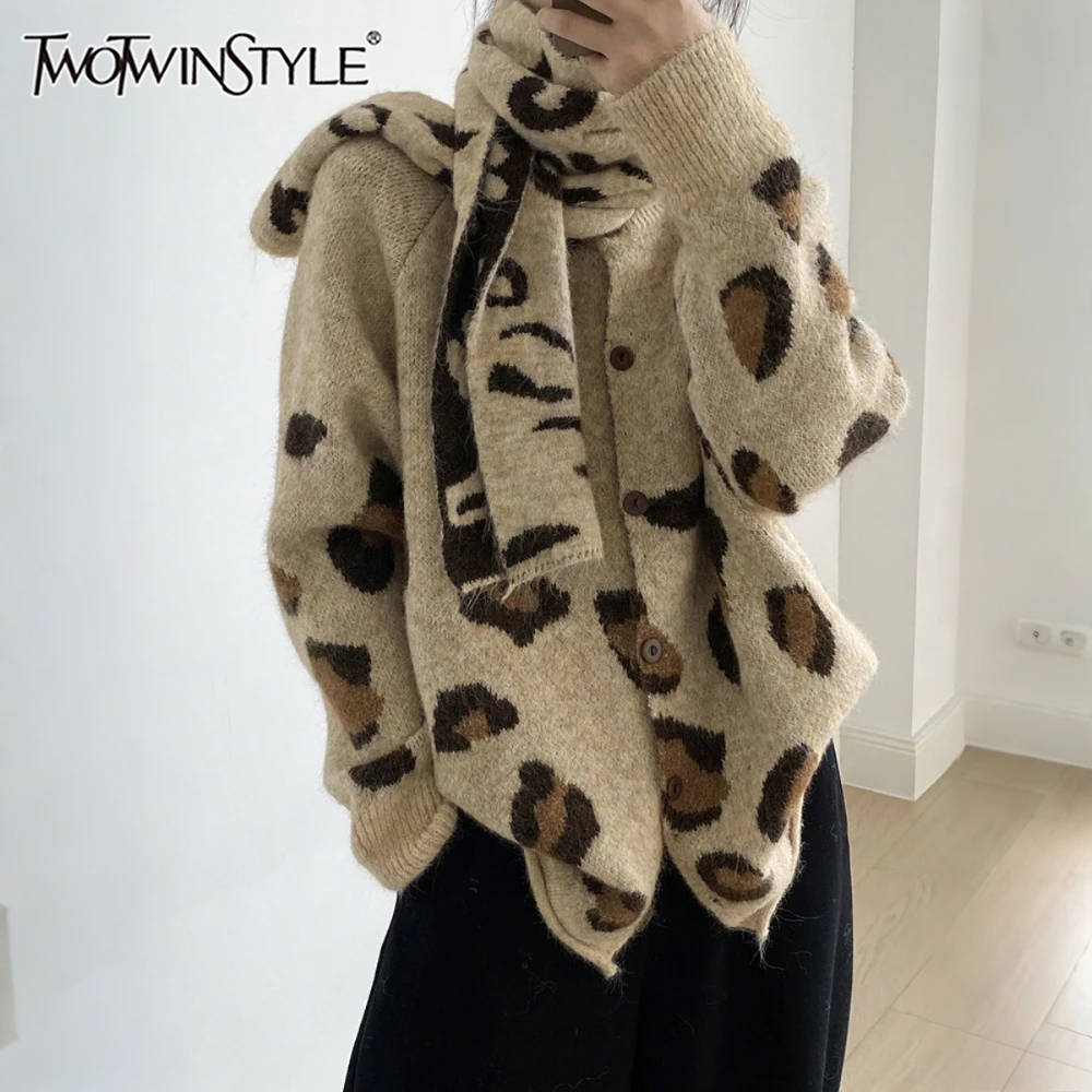 

TWOTWINSTYLE хитовый цвет сращенный шарф свитер женский с круглым вырезом и длинным рукавом свободные корейские повседневные женские свитера осенняя мода новинка