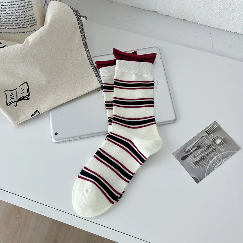 Полосатые носки женские тонкие дизайнерские искусственные бесшовные носки из двух частей со средней манжетой