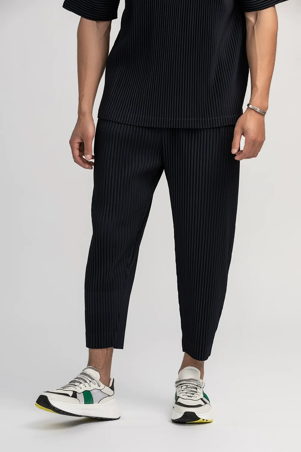

Miyake Pleated Straight Pants Men Clothing Black Pencil Cropped Pants Street Wears Men Japanese Style Ankle Length Pants