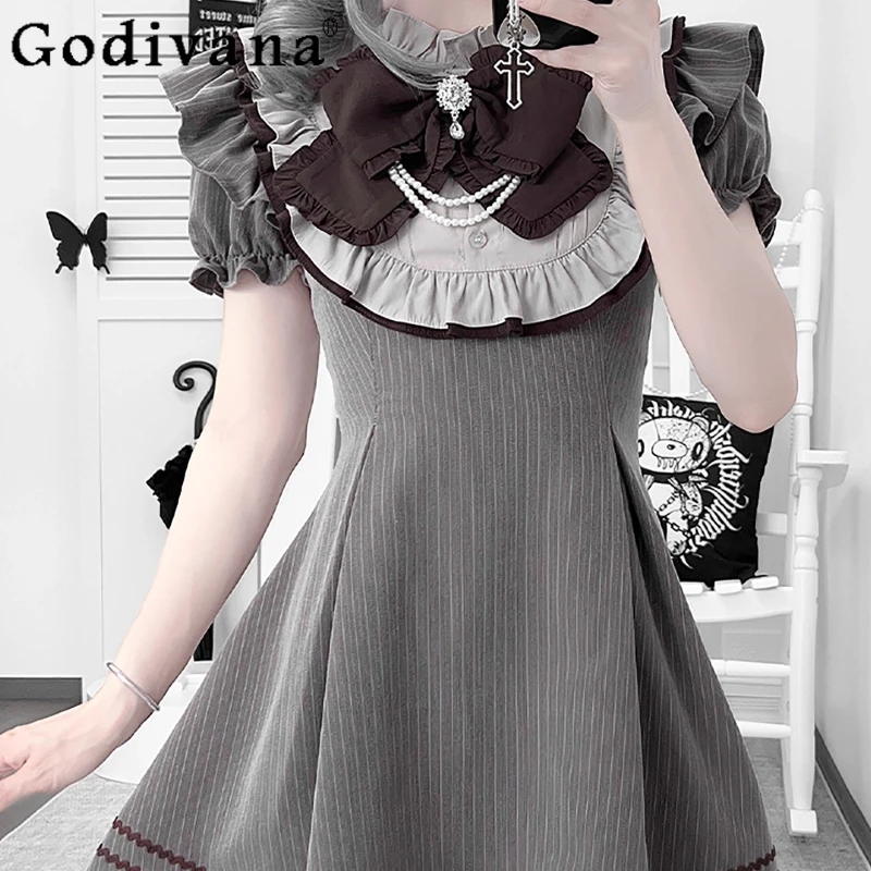 Abito stile Lolita a righe giapponesi per ragazze Abito dal design originale per sottocultura scura Abito da donna a maniche corte che impara la vita