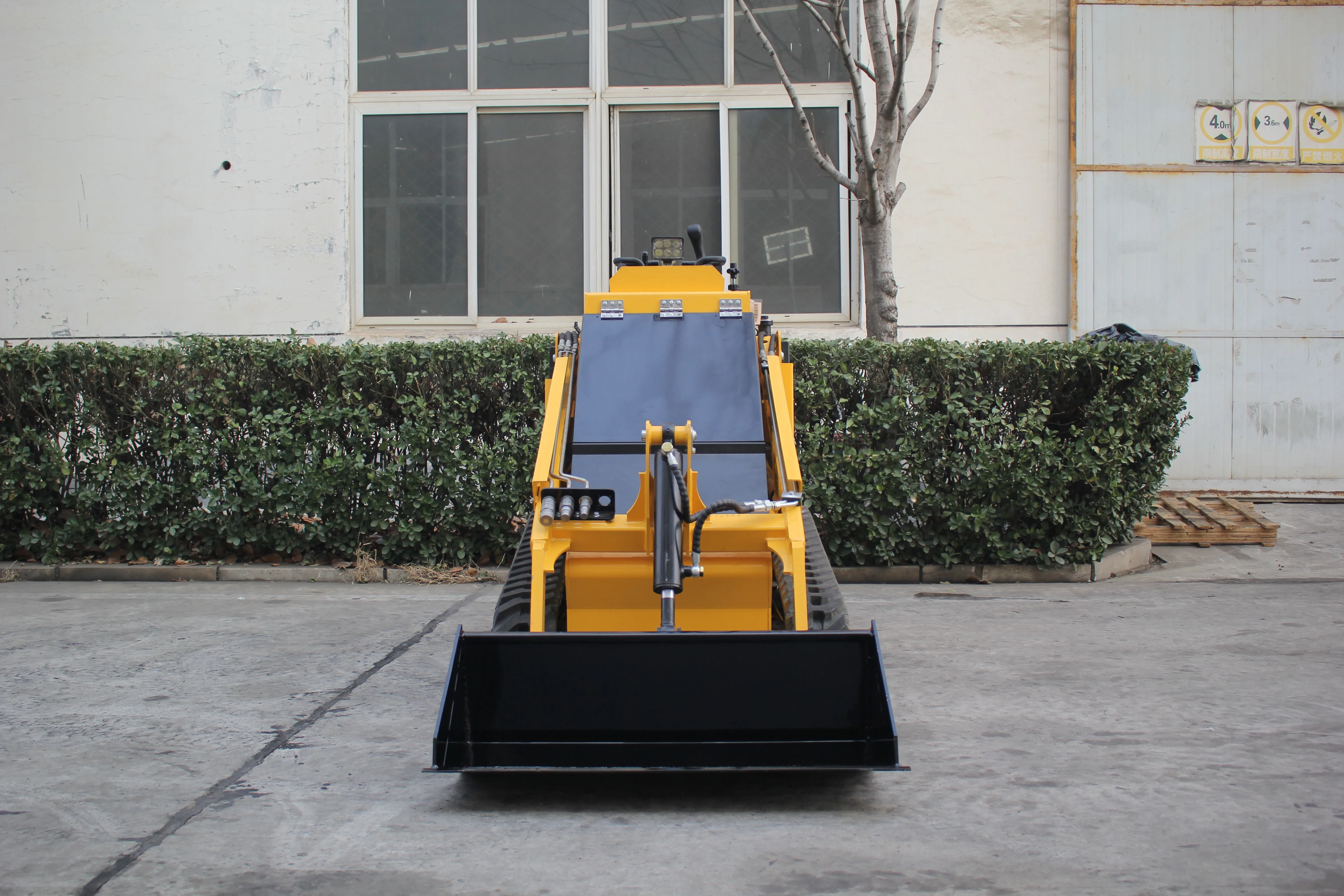 Motor Mini Kompaktlader mit Rasenmäher/Bagger