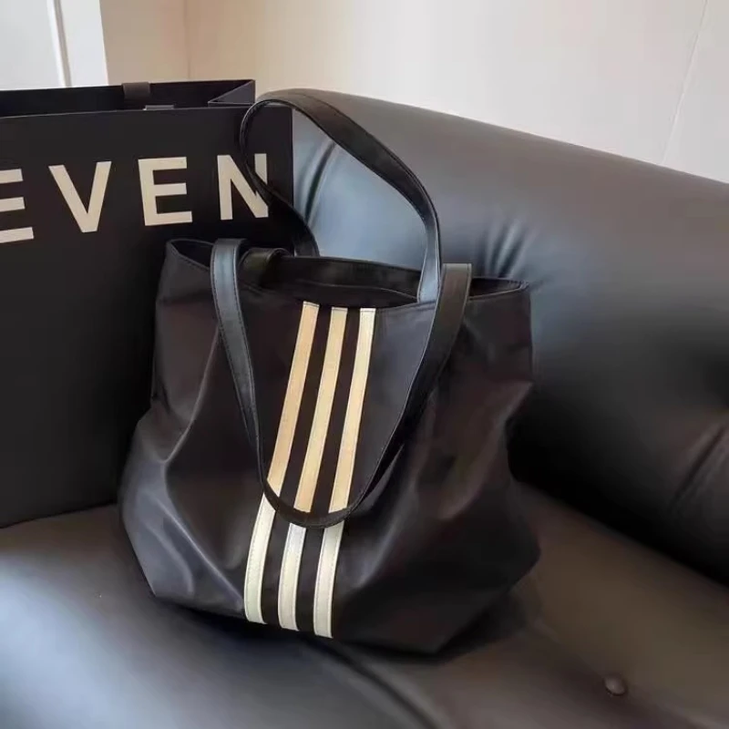 

Woman Large Capacity Nylon Shoulder Bag Handbags Luxury Designer High Quality Black Bucket Bag Handbags Girls Ladies Hand Bags