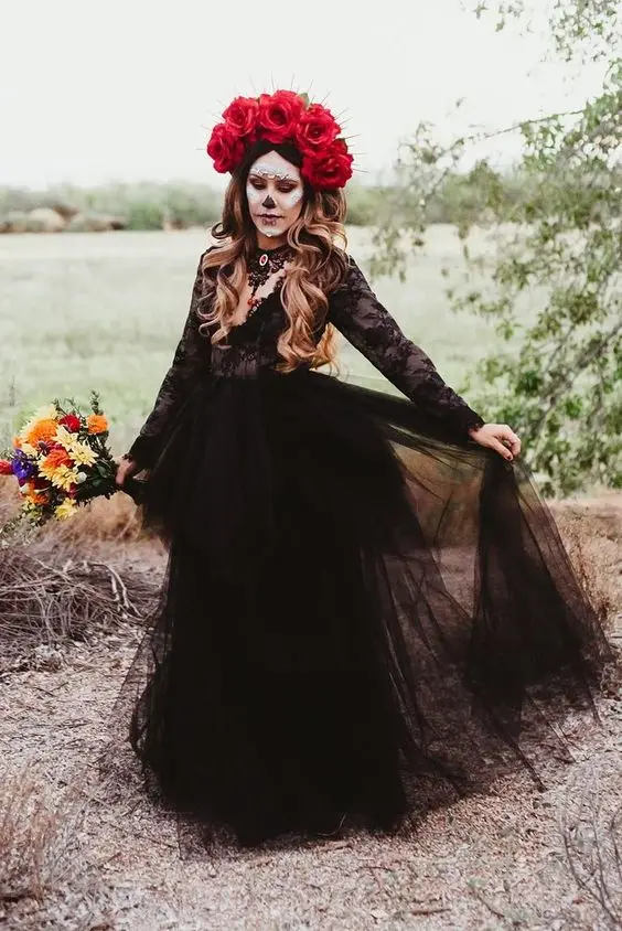 Vintage schwarze Gothic-Brautkleider mit langen Ärmeln, maßgeschneidertes Retro-Kostüm, das Dead Wedding Inspiration Spitzen-Brautkleid