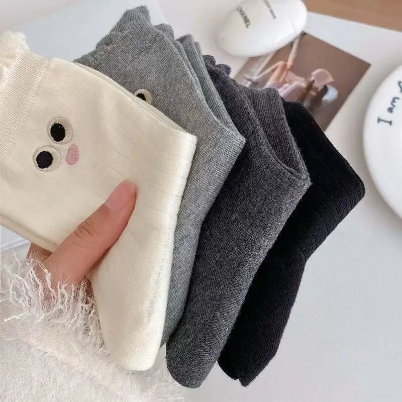 4 Pairs Cute Cartoon Eye Socks Women's Cute Expression Printed Comfort Interesting Spring Autumn Medium Tube Sock Short Socks