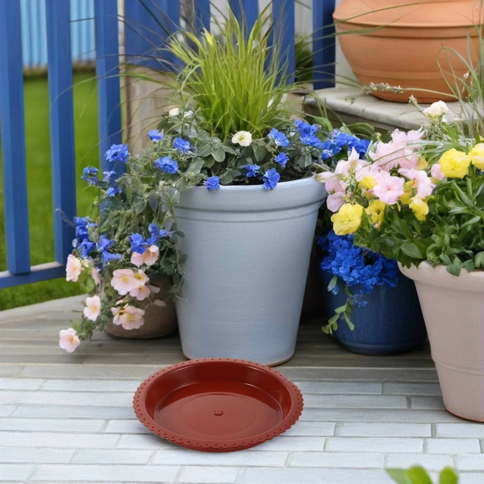 

24Pcs 4.5 Inch Brown Plastic Plant Saucers Drip Trays Indoor Outdoor Use Spillproof Tidy Gardening Decor Pot Saucer Trays