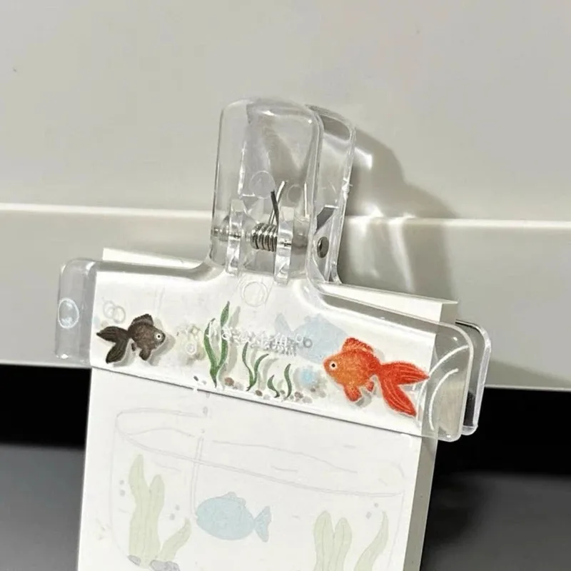 1PC Transparent Acrylic Goldfish Binder Clip，Anti-Slip Book, Document，Note And Piano Score Holder，Cute Aquarium Decoration