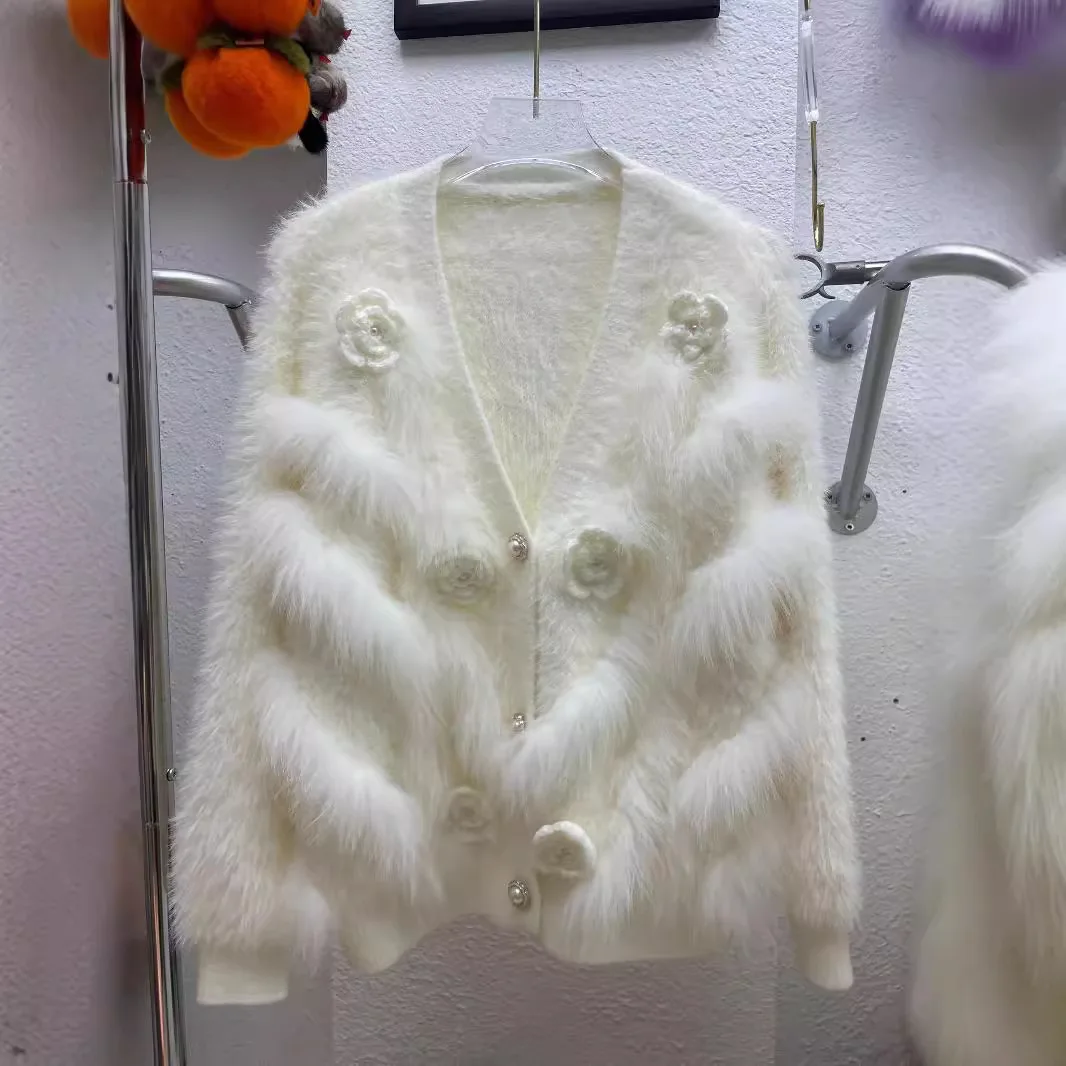 

Autumn and Winter New Sweet Fower Real Fox Fur White Knitted Sweater Women Tops V-neck Loose Casual Short Cardigan Women Tops