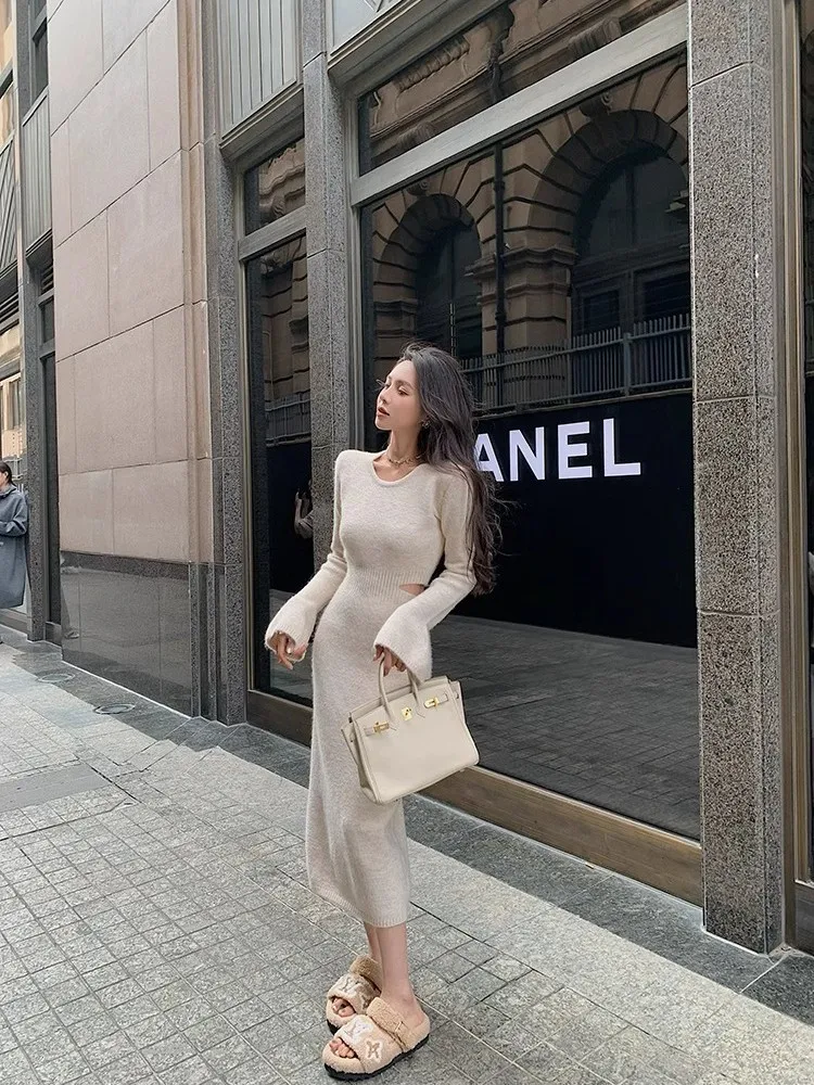 Vintage Temperament Knitted Dress For Women In Autumn And Winter, Round Neck With Exposed Waist, Unique Slim Fit Long Skirt